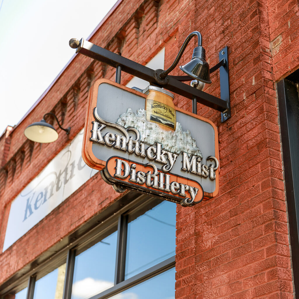 Kentucky Mist Distillery - The Moonshine Trail
